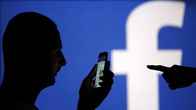 Facebook vs Google